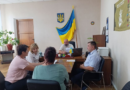 Сьогодні, 18.07.2025 року, в.о. начальника Роздільнянської районної військової адміністрації Вадим Ковальський провів робочу зустріч з начальником відділення Державного казначейства України в Роздільнянському районі Людмилою Хазаріновою, Лиманським селищним головою Віктором Баклановим та фахівцями селищної ради