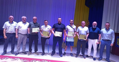 У День Української Державності ветеранам Роздільнянщини вручили сертифікати на придбання житла